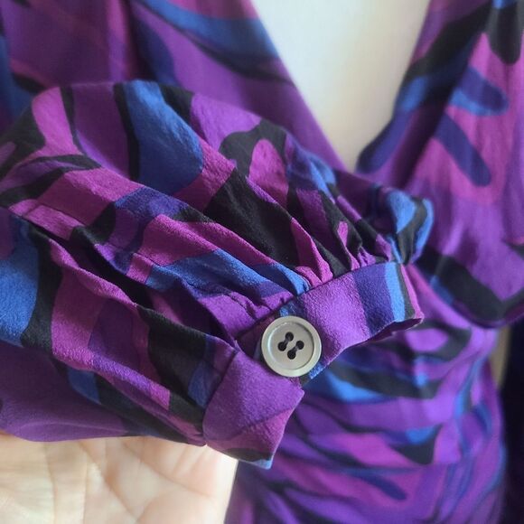 trina turk stretch silk wrap blouse long sleeve womens size M - Picture 7 of 7